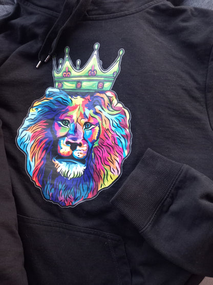 Black COLOR LION  grs hoodie, it means some recycled Fabrics and awesome imprint.

Du kan nu forudbestille denne cool hoodie i sort også, vi håber i synes den er for fedest. 