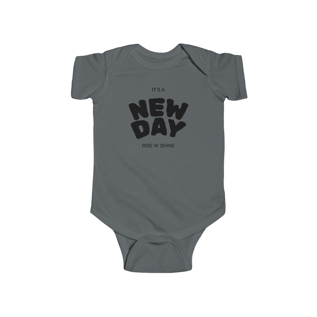 Organic cotton baby bodysuit for infants, bold lines print, gender-neutral 