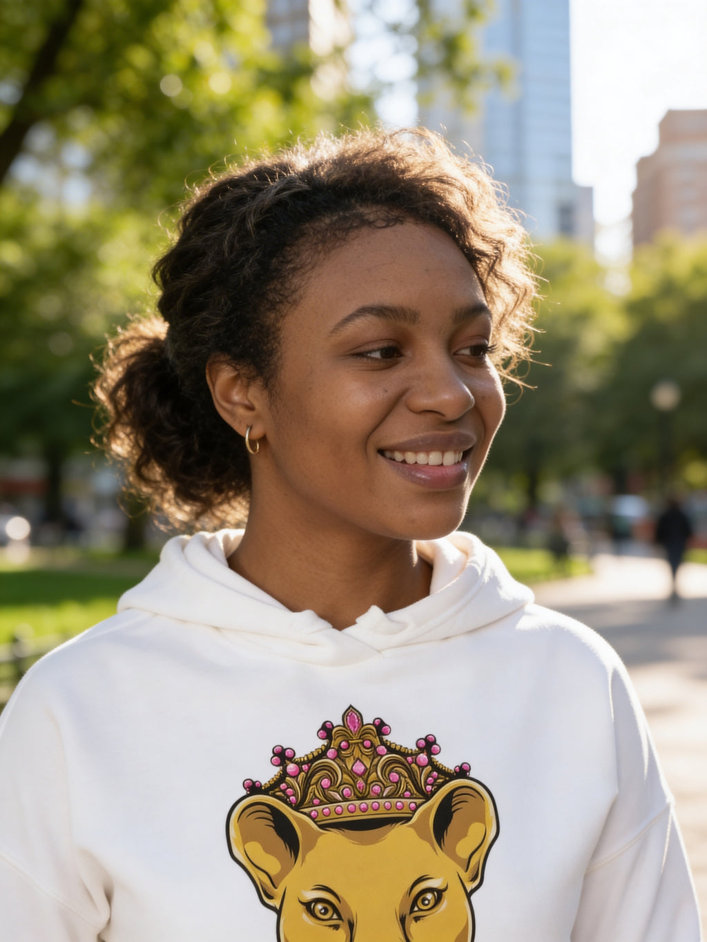 Das Original – LIONESS Hoodie | Weiße Faithwear für Damen